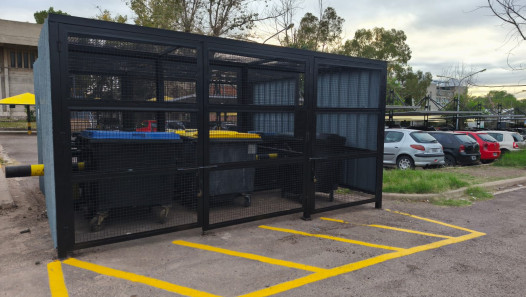 imagen Nueva plataforma de contenedores en la Facultad de Ciencias Políticas y Sociales