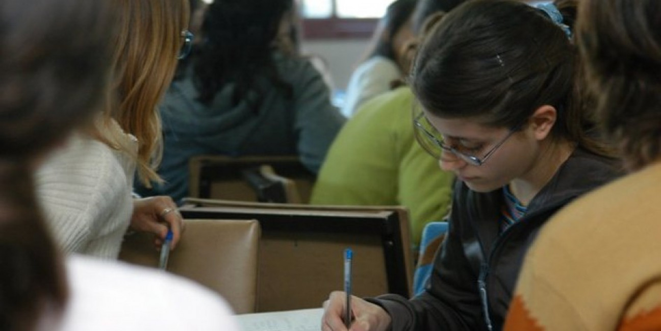 imagen Convocan a estudiantes avanzados para beca pre-profesional