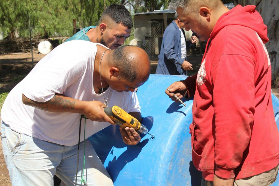 imagen Avanzan en la construcción de un biodigestor en la Granja Penal Gustavo André