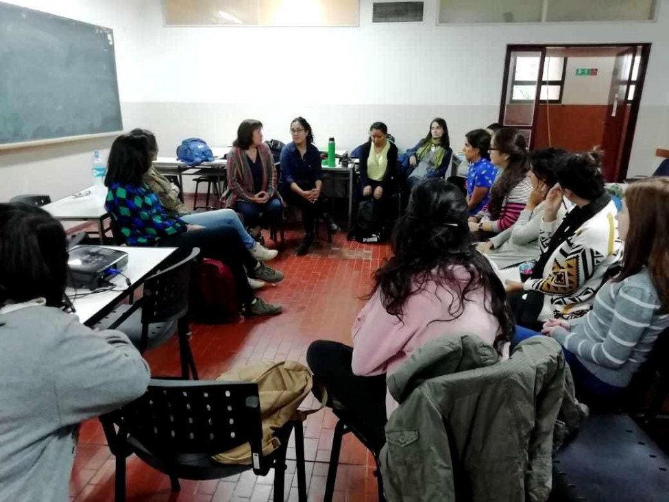 imagen Los trabajos de cuidados y la economía feminista en el centro del debate