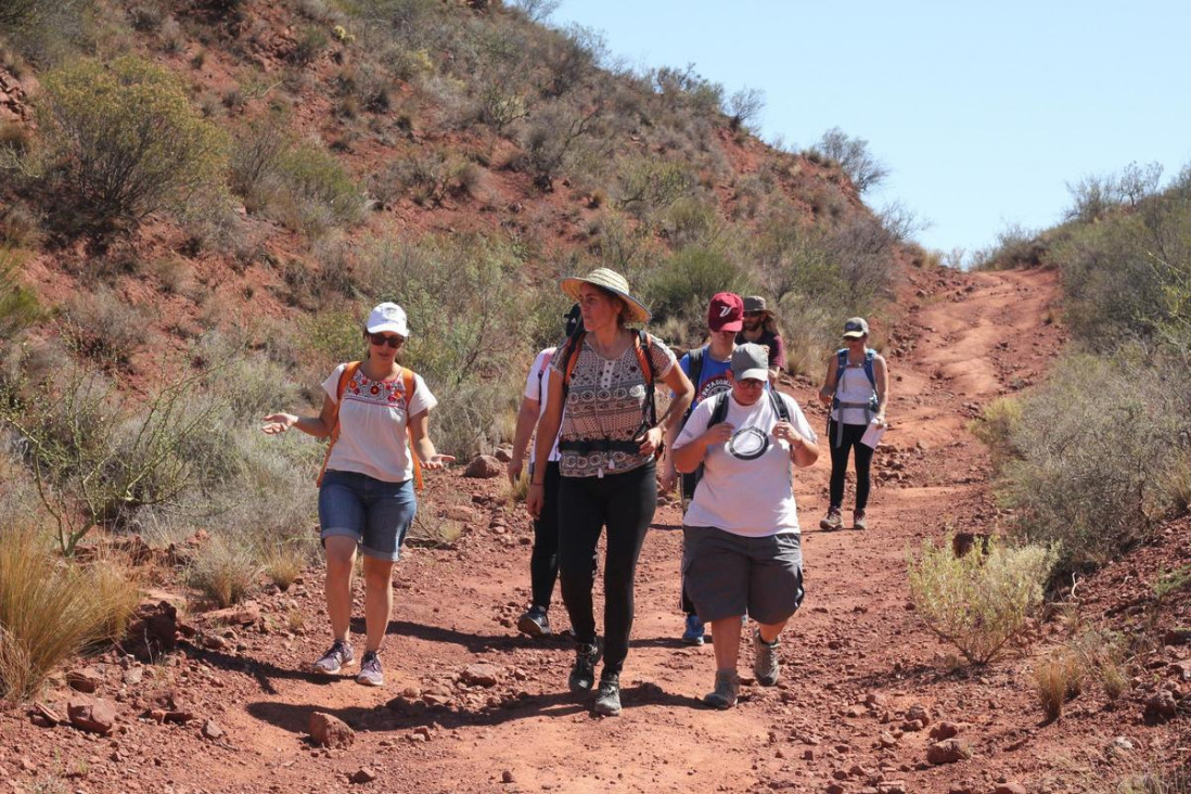 imagen Con una caminata por el Divisadero Largo se conmemoró el día de las Montañas