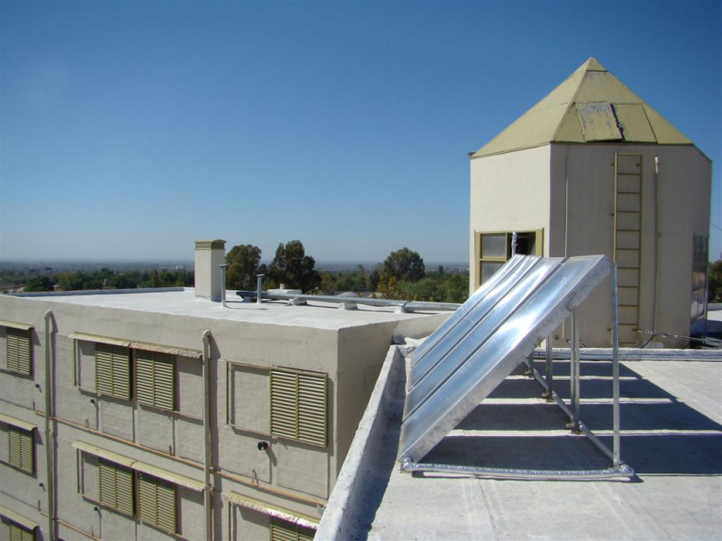 imagen Presentaron colectores solares en las Residencias Universitarias