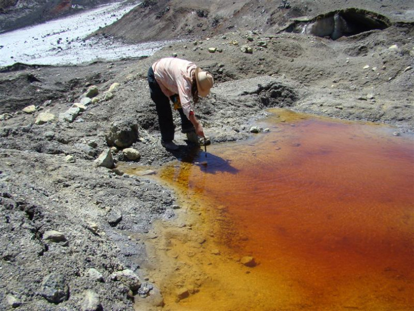imagen Se realizó una campaña de recolección de muestras en la zona del Volcán Peteroa