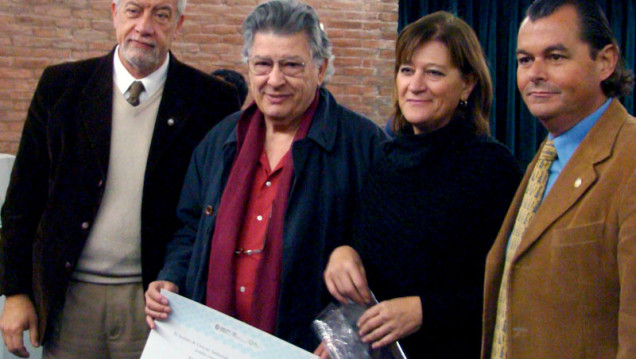 imagen El ICA designó "primer miembro honorario" al ecólogo Gilberto Gallopín. 
