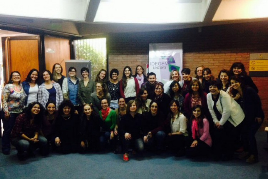 imagen Primer Encuentro de Investigadoras e Investigadores en Estudios de Género, Mujeres y Teoría Feminista organizado por el IDEGEM (2016)