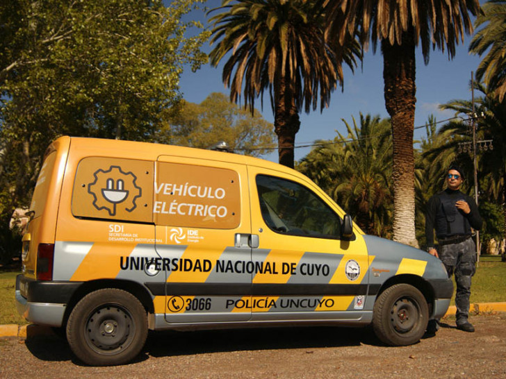 imagen Presentarán vehículo eléctrico para vigilancia policial en la UNCuyo