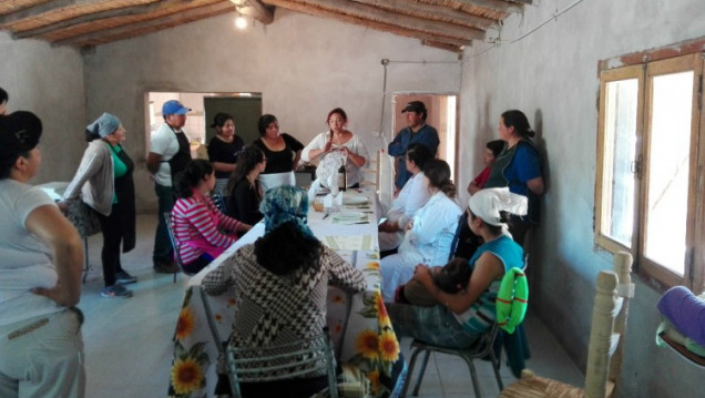 imagen Dictaron talleres sobre servicios turísticos a miembros de comunidad Huarpe de Lavalle