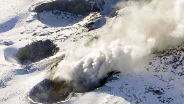 imagen Campañas del ICES en el Volcán Peteroa, durante el período 2010-2011